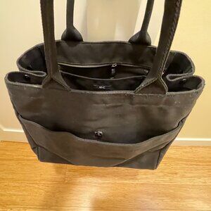 NEW (w/o tags) : Unused Uniqlo Tote Bag